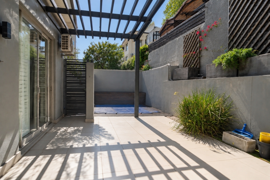 To Let 2 Bedroom Property for Rent in Vredehoek Western Cape
